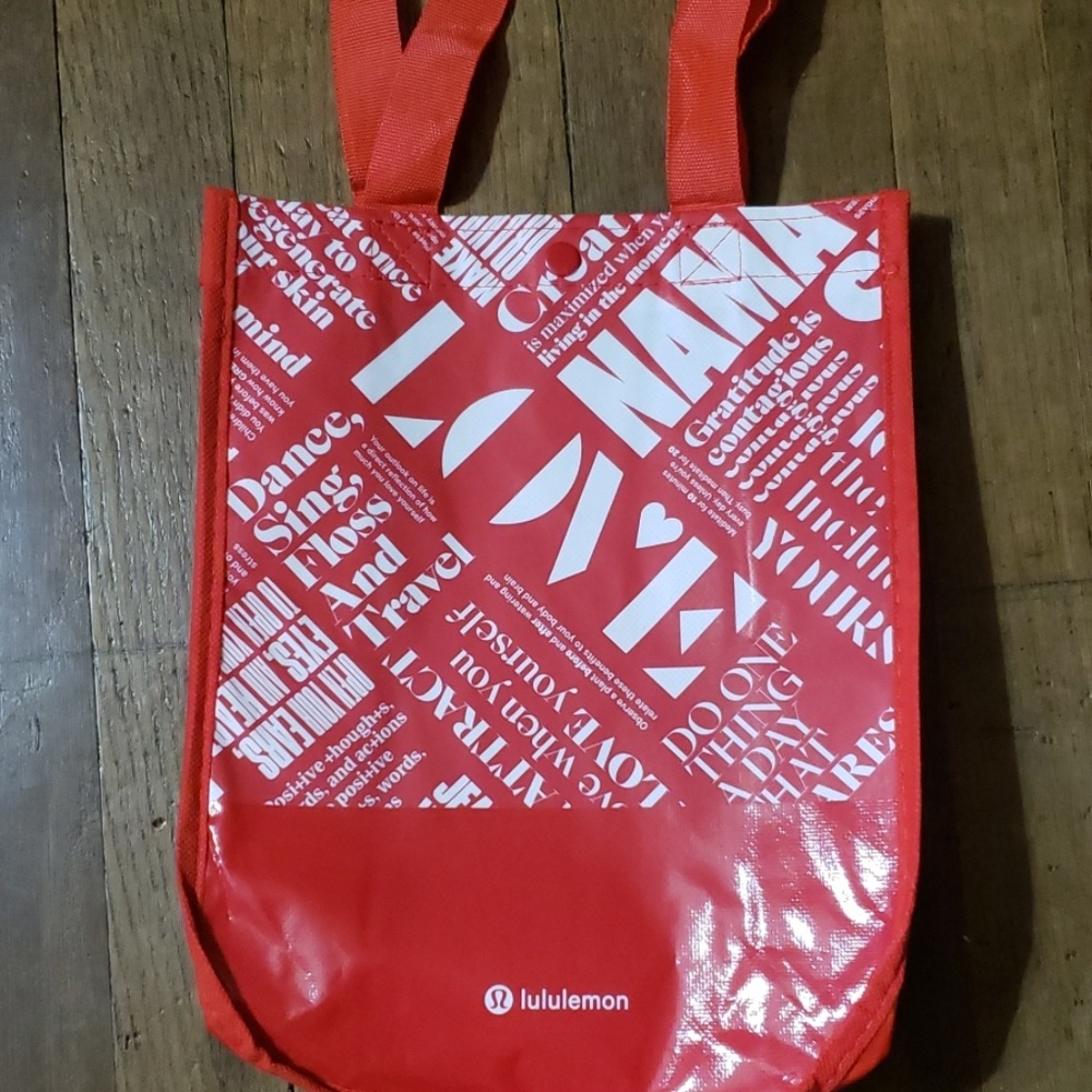 3 New Lululemon small 💼 bags